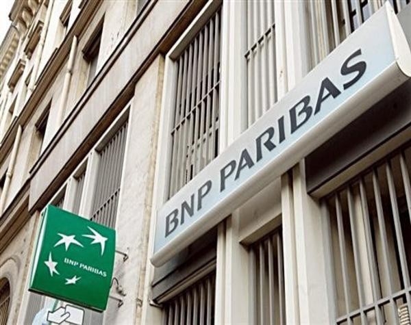 8. Ngân hàng BNP Paribas Tổng tài sản trên 1.998 tỷ Euro, tương đương với 2.724 tỷ USD năm 2010. Giá trị vốn hóa thị trường đạt trên 88,04 tỷ USD (2011). Tổng số nhân viên năm 2011: 205.348 người. BNP Paribas được thành lập năm 2000, có trụ sở chính tại Paris, Pháp.